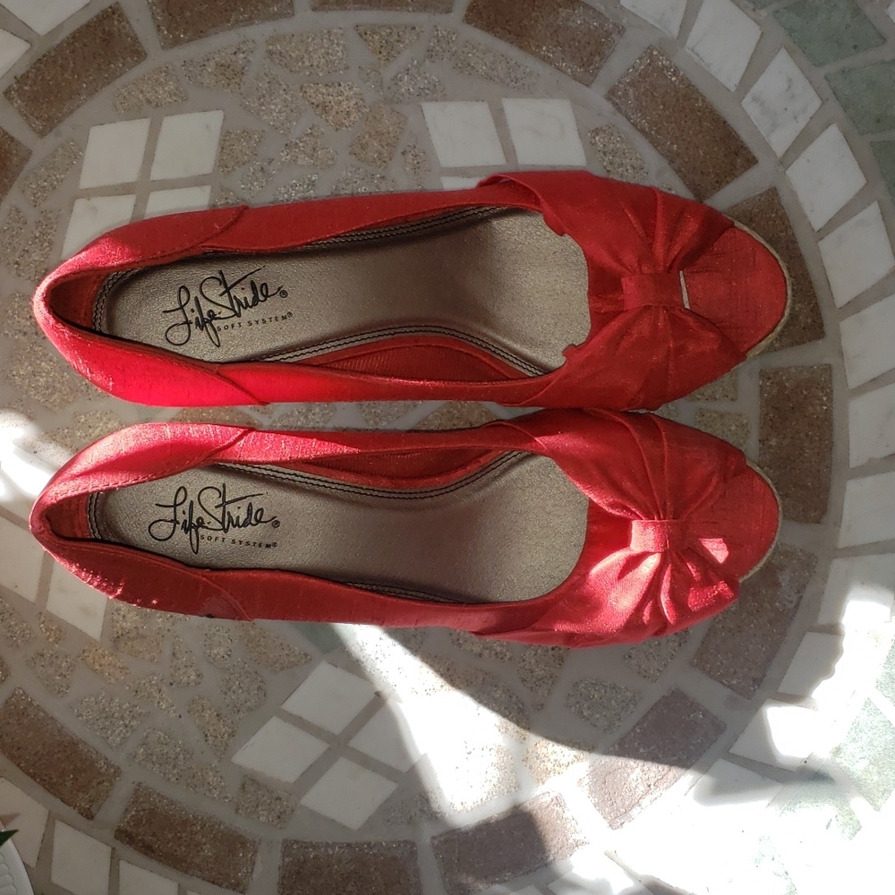 Life Stride wedges, ruby red, size 9.5